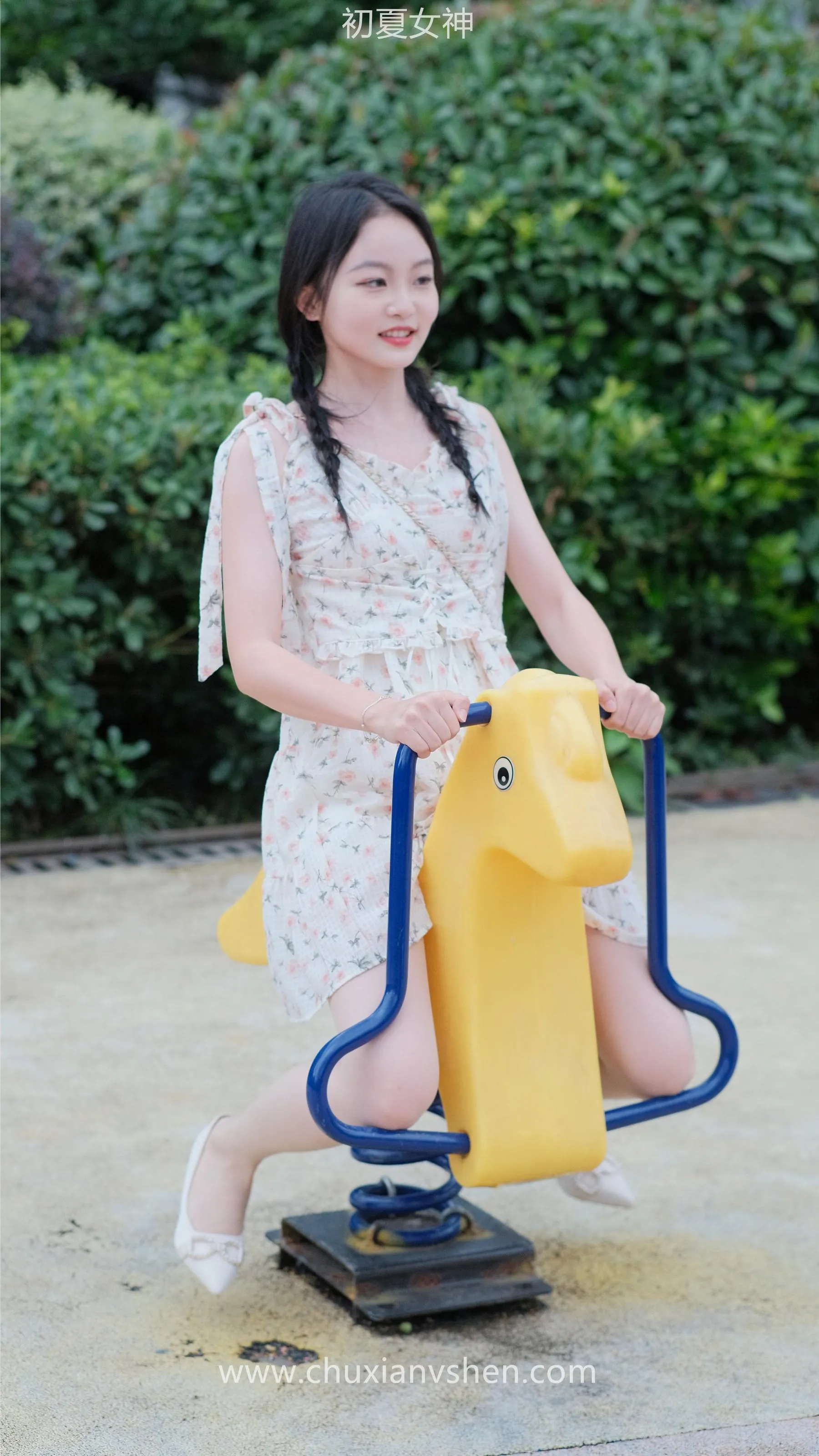 初夏女神 NO.050 双双 公园游玩 [221P]插图3